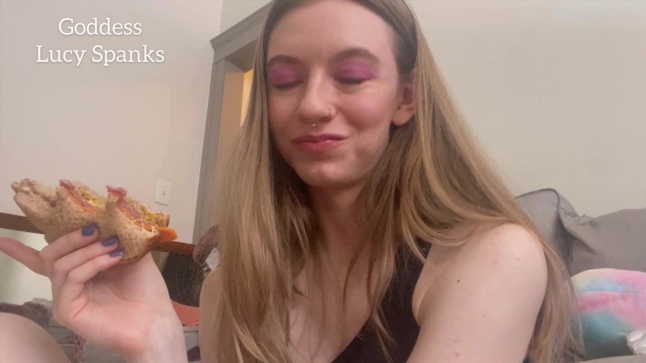 LucySpanks - Pay to Watch Me Eat